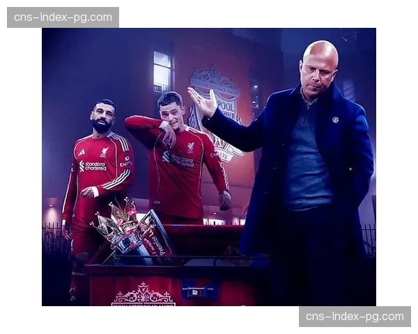 特写:终场哨响,利物浦主帅斯洛特与克洛普在看台上相拥 特写:终场哨响,利物浦主帅斯洛特与克洛普在看台上相拥