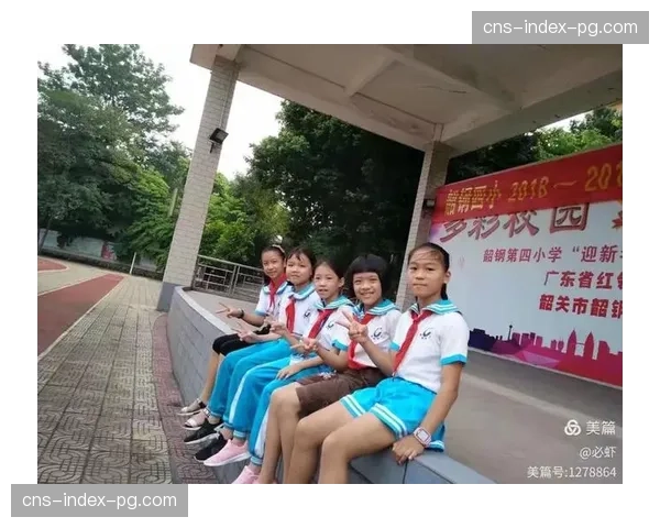 志愿者误将冠军姓名念错三次，获奖选手礼貌纠正展现风度